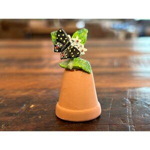 Vintage 1989 Butterfly On Leaf Clay Pot Figurine Thimble